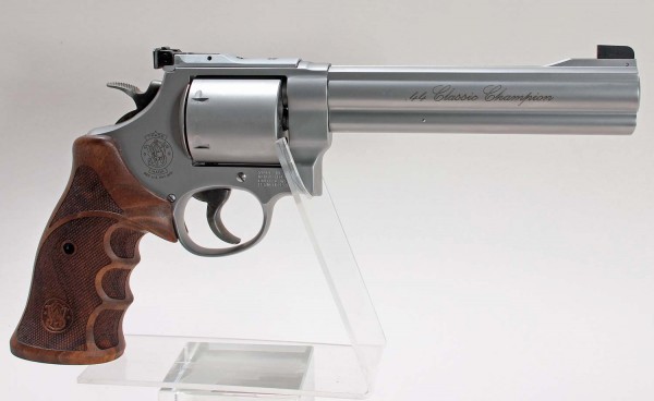S&W Revolver Mod. 629 .44 Classic Champion, 6 1/2", cal. .44 Mag., stainless/matt-glasperlengestrahl
